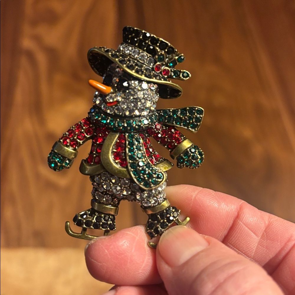 Off Park Festive Snowman Brooch with Rhinestones